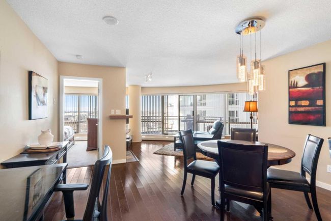 1405 - 1078 6 Avenue Sw, Home with 2 bedrooms, 2 bathrooms and 1 parking in Calgary AB | Image 6