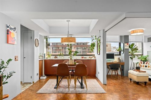 4b-1114 Punahou St, Honolulu, HI, 96826-2052 | Card Image