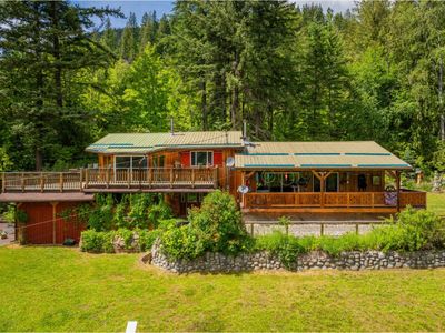 317 Brennand St, House other with 4 bedrooms, 3 bathrooms and null parking in Kaslo BC | Image 3