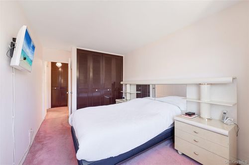 apt-6c-102 66th Rd, Forest Hills, NY, 11375-7617 | Card Image