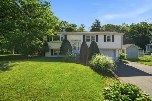 115 Arrowhead Dr, Bridgewater, MA, 02324-1901 | Card Image