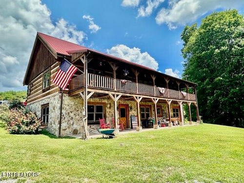 9360 Middle Wallens Creek Rd, Jonesville, VA, 24263-7738 | Card Image