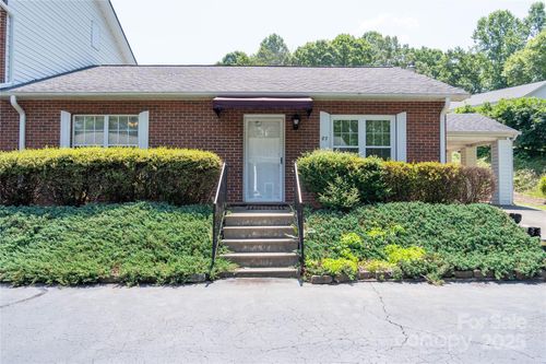 75 Laurelwood Dr, Marion, NC, 28752-3159 | Card Image