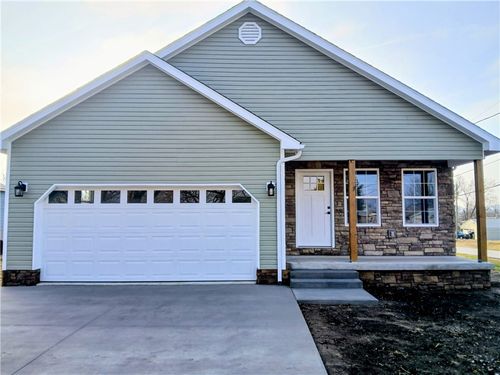 902 S Springfield Ave, Green Forest, AR, 72638-3542 | Card Image