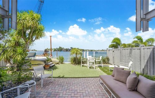 apt-110-405 N Hibiscus Dr, Miami Beach, FL, 33139-5150 | Card Image