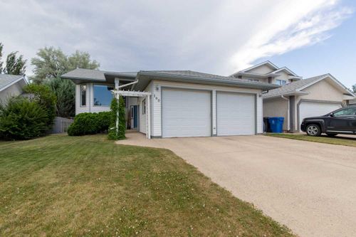 160 Heritage Blvd W, Lethbridge, AB, T1K6X1 | Card Image