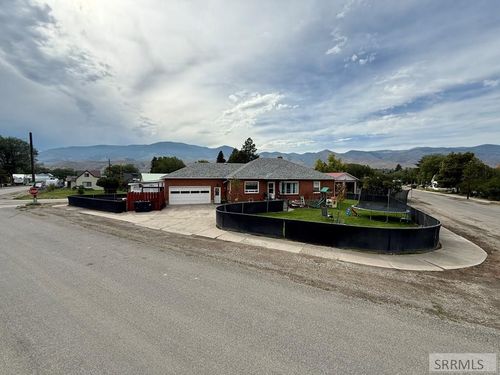 401 S S Church St, Salmon, ID, 83467-4635 | Card Image