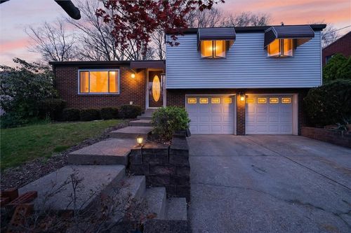 841 Blue Ridge Rd, Pittsburgh, PA, 15239-2804 | Card Image