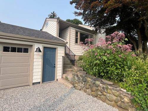 5 Pleasant St, Mystic, CT, 06355-1909 | Card Image