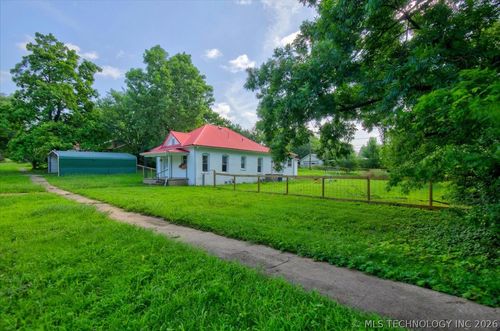 235 Hickory St, Nowata, OK, 74048-3349 | Card Image