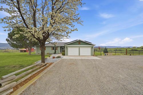 112503 W King Tull Rd, Prosser, WA, 99350-7771 | Card Image