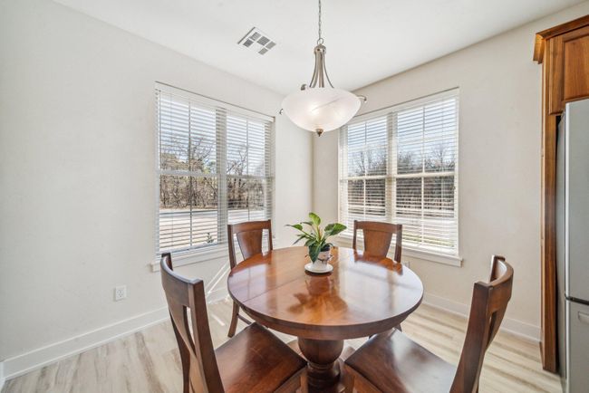 Eat In Kitchen/Dining Area | Image 15