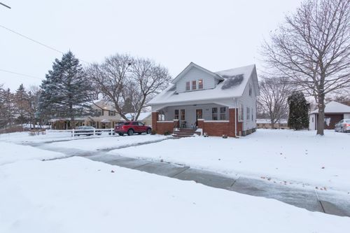 318 Forest Ave, Kewaskum, WI, 53040-9157 | Card Image