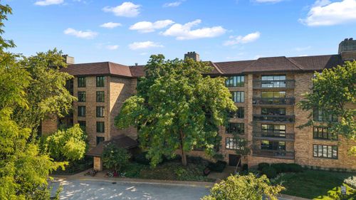 apt-210-1671 Mission Hills Rd, Northbrook, IL, 60062-5733 | Card Image