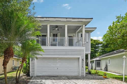 3228 Se 3rd Dr, Homestead, FL, 33033-7218 | Card Image