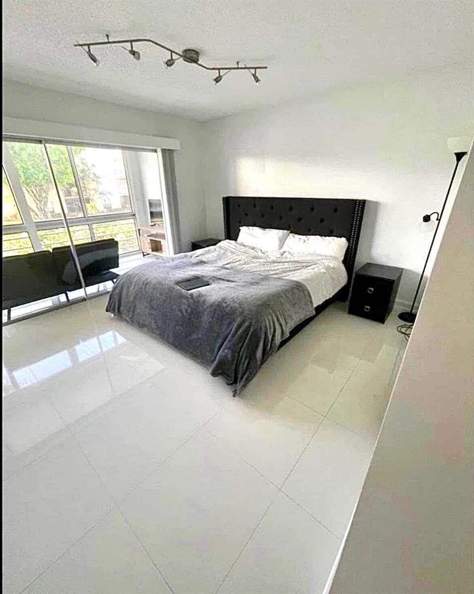Residential Lease in Lantana 5
