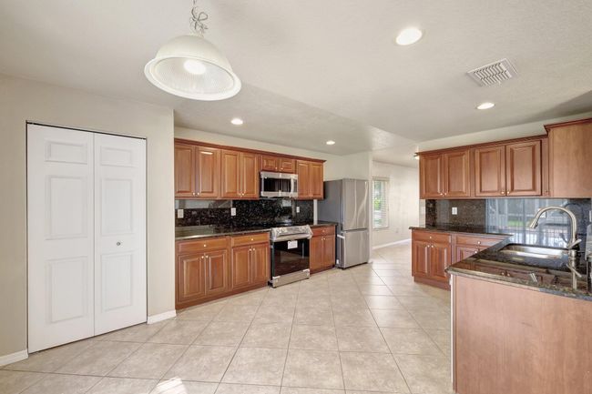 2949 Sw Cape Breton Dr, House other with 6 bedrooms, 4 bathrooms and null parking in Port St. Lucie FL | Image 15