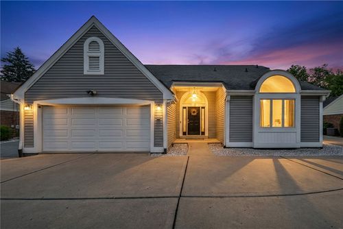 3 Wellington Woods Dr, Pittsburgh, PA, 15229-1177 | Card Image