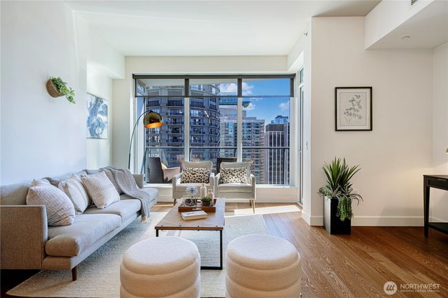 An expansive floor plan offers the flexibility to design your own space—whether it’s a cozy reading nook, a stylish media corner, or anything in between. | Image 4