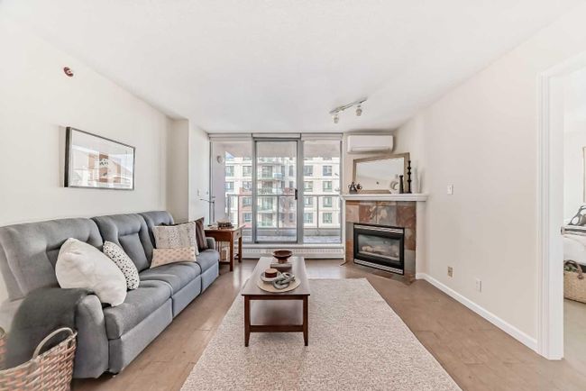 1502 - 650 10 Street Sw, Home with 2 bedrooms, 2 bathrooms and 1 parking in Calgary AB | Image 13