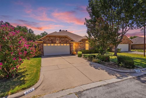 6207 Declaration Dr, Arlington, TX, 76002-2803 | Card Image