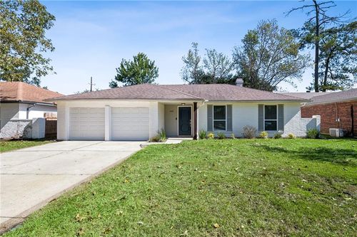 635 Ridgewood Dr, Mandeville, LA, 70471-2719 | Card Image