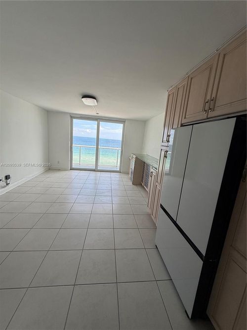 711-19201 Collins Ave, Sunny Isles Beach, FL, 33160-2202 | Card Image