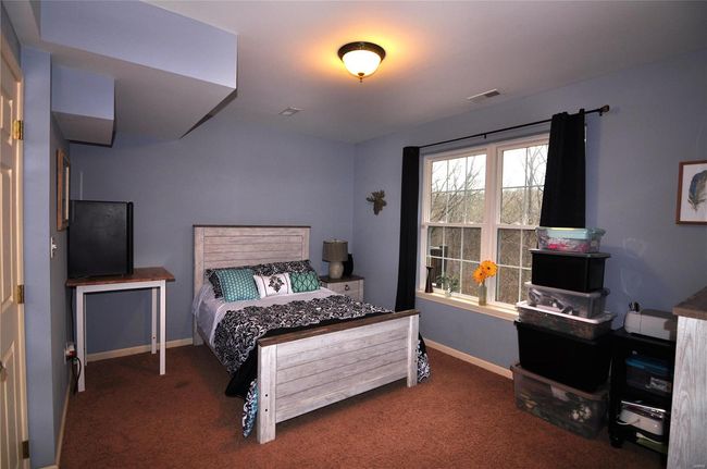 Basement bedroom #1 | Image 28