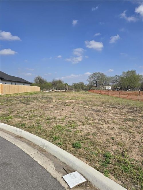 2400 Northgate Ln, McAllen, TX, 78504-1420 | Card Image