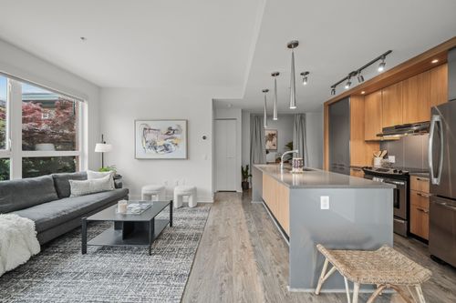309-733 W 14th St, North Vancouver, BC, V7M0C6 | Card Image