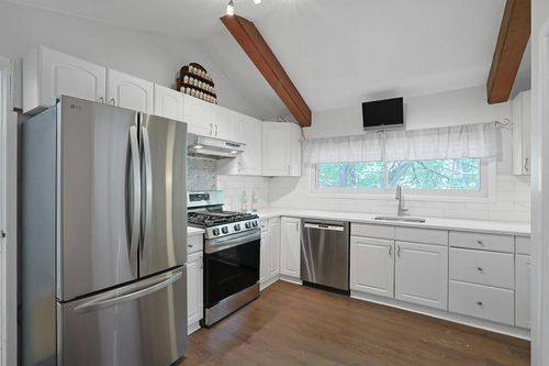 103 Wood Hollow Ln, New Rochelle, NY, 10804-3435 | Card Image