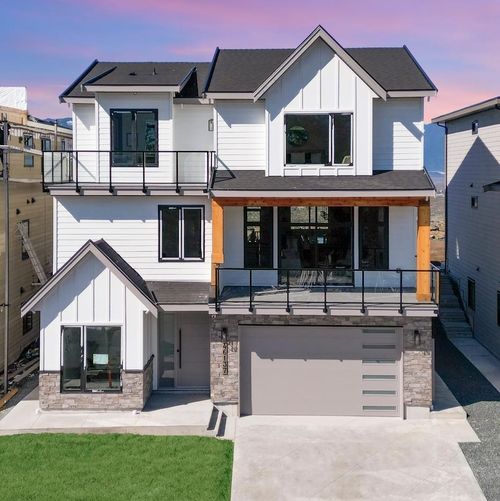 46137 Crestview Dr, Chilliwack, BC, V2R6G4 | Card Image