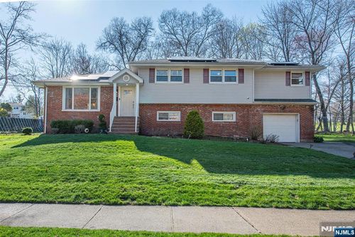 27 Viewpoint Rd, Wayne, NJ, 07470-3424 | Card Image