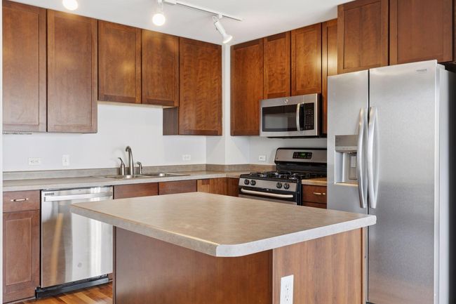 APT-1002 - 929 Portland Ave, Condo with 1 bedrooms, 1 bathrooms and null parking in Minneapolis MN | Image 4