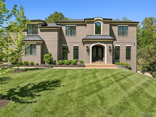 1 Tuscany Park, Clayton, MO, 63105-3019 | Card Image
