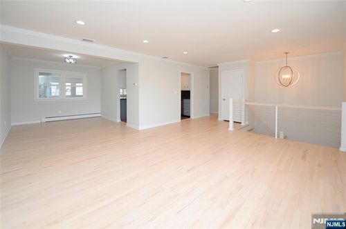 43 Spruce Ave, Emerson, NJ, 07630-1540 | Card Image