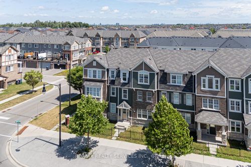 221 Remembrance Rd, Brampton, ON, L7A4P1 | Card Image