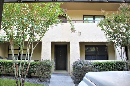 524-4983 Puritan Cir, TAMPA, FL, 33617-8357 | Card Image