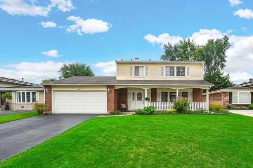 9031 Shady Dr, Hickory Hills, IL, 60457-1040 | Card Image