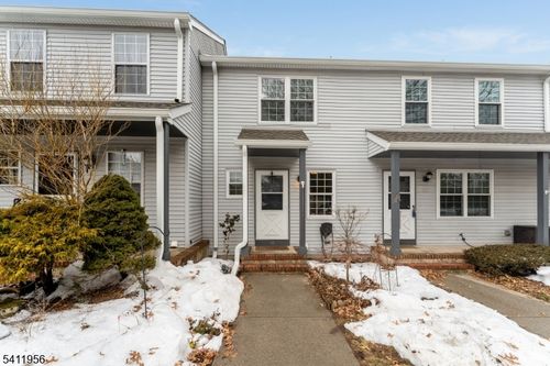 16 Hancock Ct, Flemington, NJ, 08822-2012 | Card Image