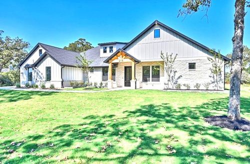 218 N Garrett Cir, Bellville, TX, 77418-2103 | Card Image