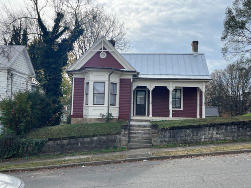 352 Day Ave Sw, Roanoke, VA, 24016-4037 | Card Image