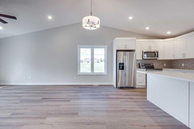 2 Evron Pl, House other with 4 bedrooms, 3 bathrooms and 4 parking in Trochu AB | Image 14