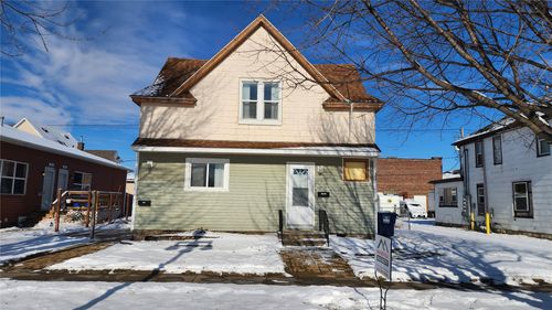 209 W 5th St, Vinton, IA, 52349-1220 | Card Image