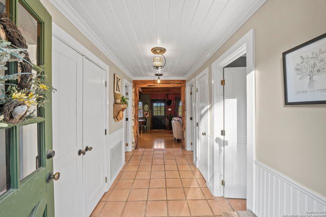 110 Apacheria Pass W, House other with 3 bedrooms, 3 bathrooms and null parking in Comfort TX | Image 22