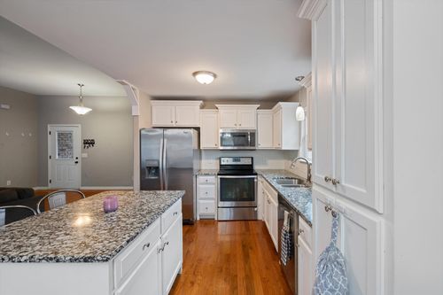 406 Hobbs Dr, White House, TN, 37188-7901 | Card Image