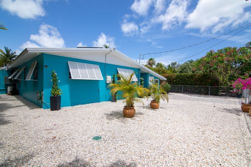 554 W Shore Dr, Summerland Key, FL, 33042-4430 | Card Image
