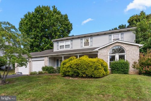 6 Springwood Pl, SOUTHAMPTON, PA, 18966-2640 | Card Image