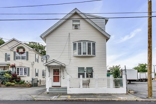 41 Railroad St, Lawrence, MA, 01841-3312 | Card Image