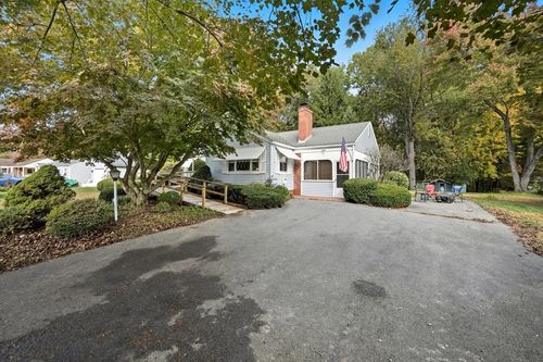 95 Meadowbrook Rd, Agawam, MA, 01001-3317 | Card Image